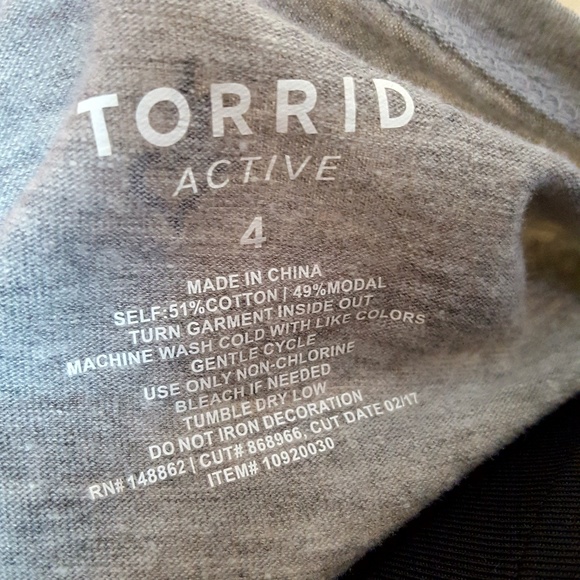 💜 Torrid Graphic Tee - Picture 5 of 5